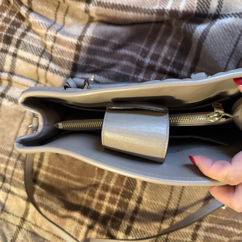 Coach - Picture 8 of 11